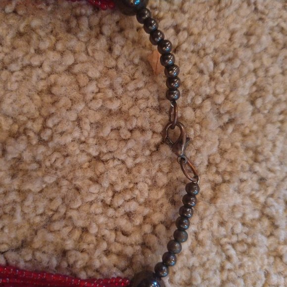 Vintage red glass seed bead multi strand necklace - Picture 3 of 4